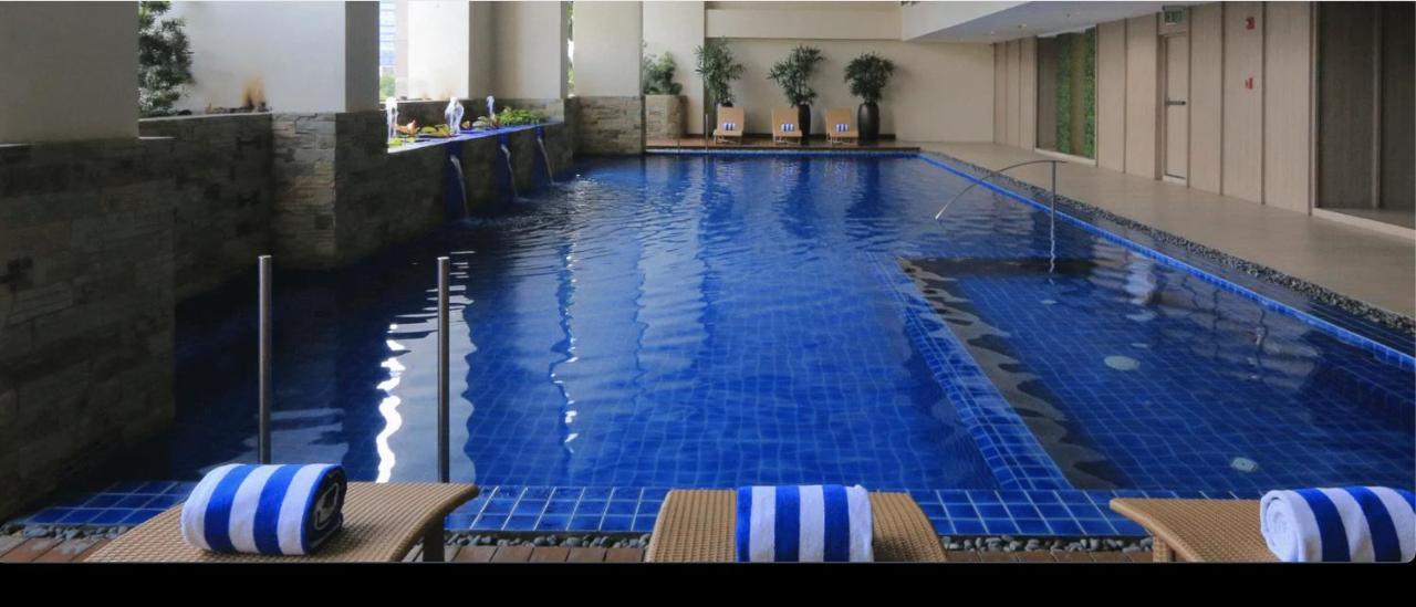 One Bedroom Apartment With Netflix At Greenbelt Makati Manila Exteriér fotografie
